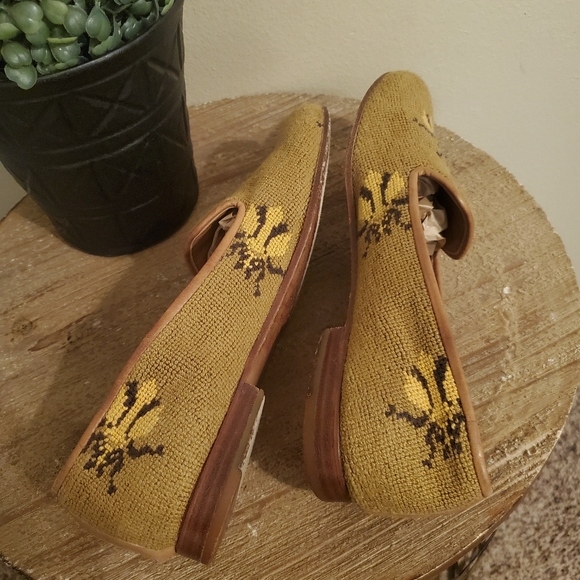 STUBBS & WOOTTON Signature Bee Yellow Brown Needlepoint Slip-On Loafers Size 9 - Picture 7 of 11